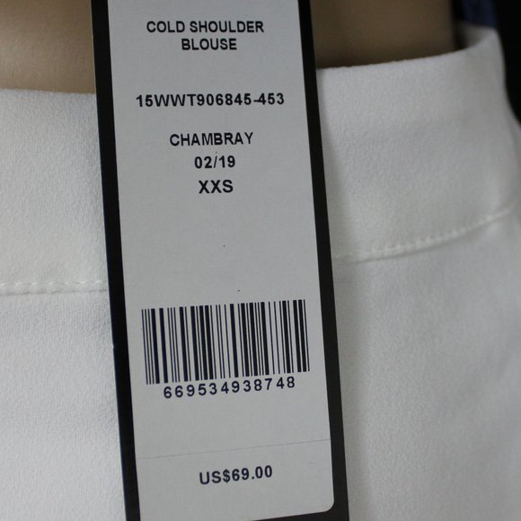 Off the Shoulder Blouse - Picture 6 of 6